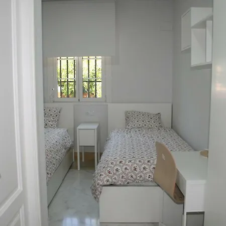 Colegio Mayor Careu - Women Only - Community Sevilla